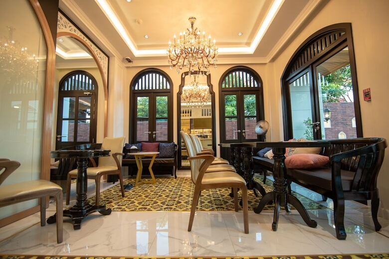 Nanta Glam Cm Hotel & Residences