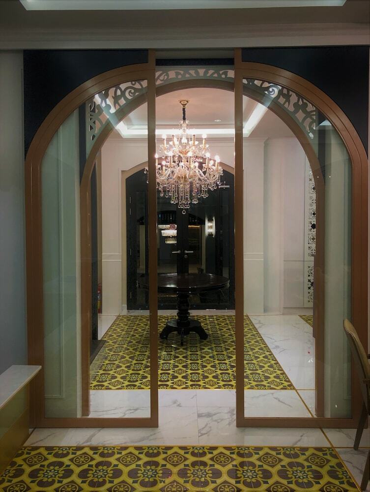 Nanta Glam Cm Hotel & Residences