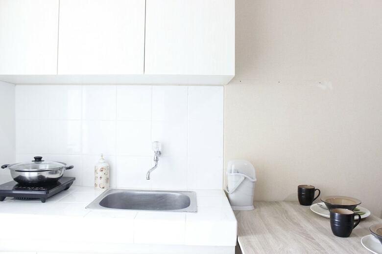 Warm 2br Apartment At Parahyangan Residence