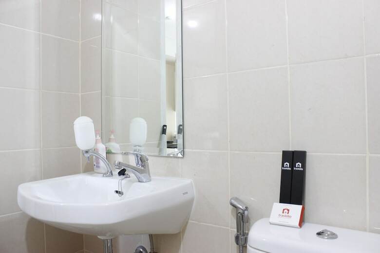 Warm 2br Apartment At Parahyangan Residence