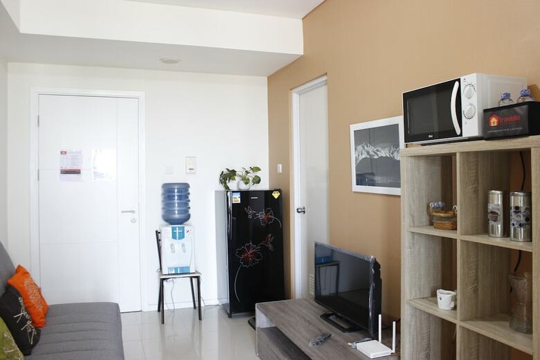 Warm 2br Apartment At Parahyangan Residence