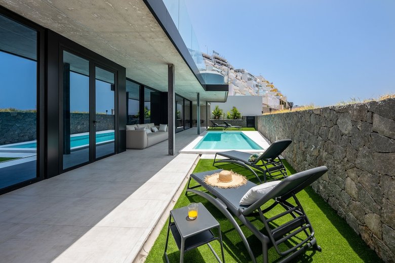 The One Luxury Apartments