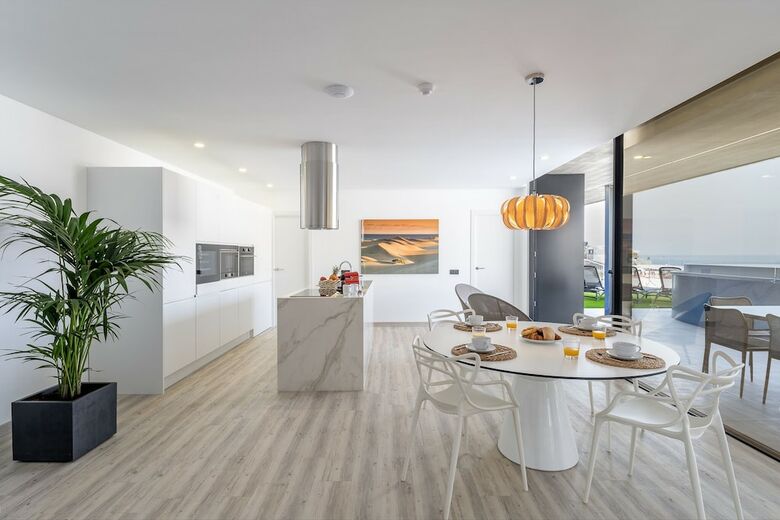 The One Luxury Apartments