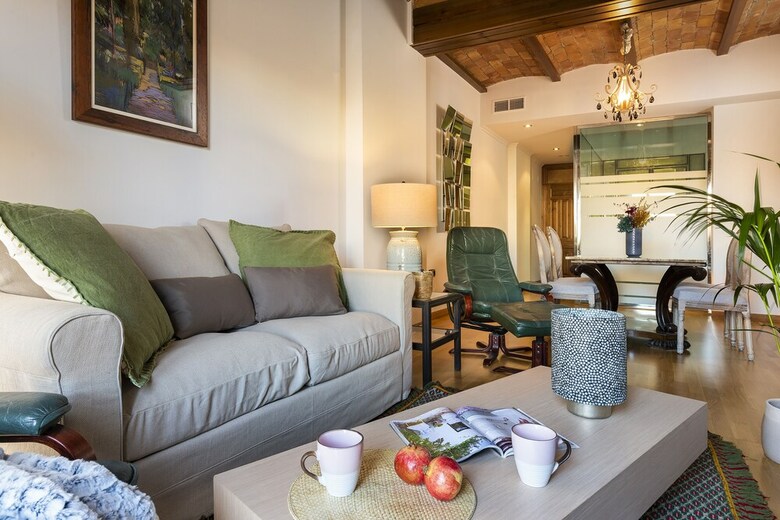 Stylish 2bds Apartment Amazingly Located. Bib Rambla