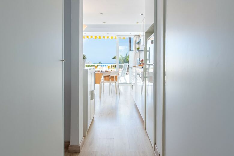 B18 Modern Original Apartment