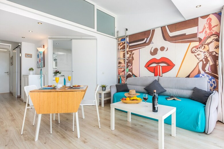 B18 Modern Original Apartment