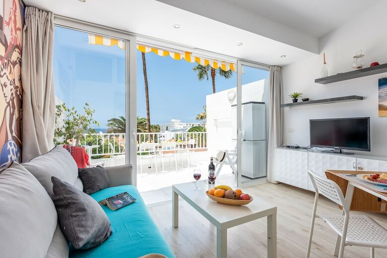 B18 Modern Original Apartment