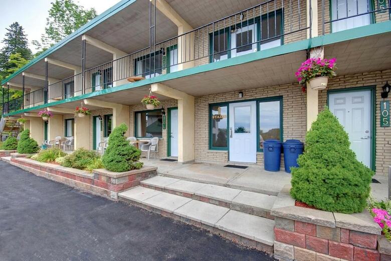 Motel Knights Inn Huntsville, On