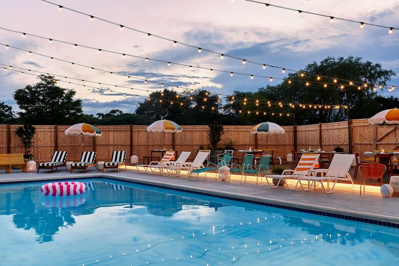 Wayfinder Hotel