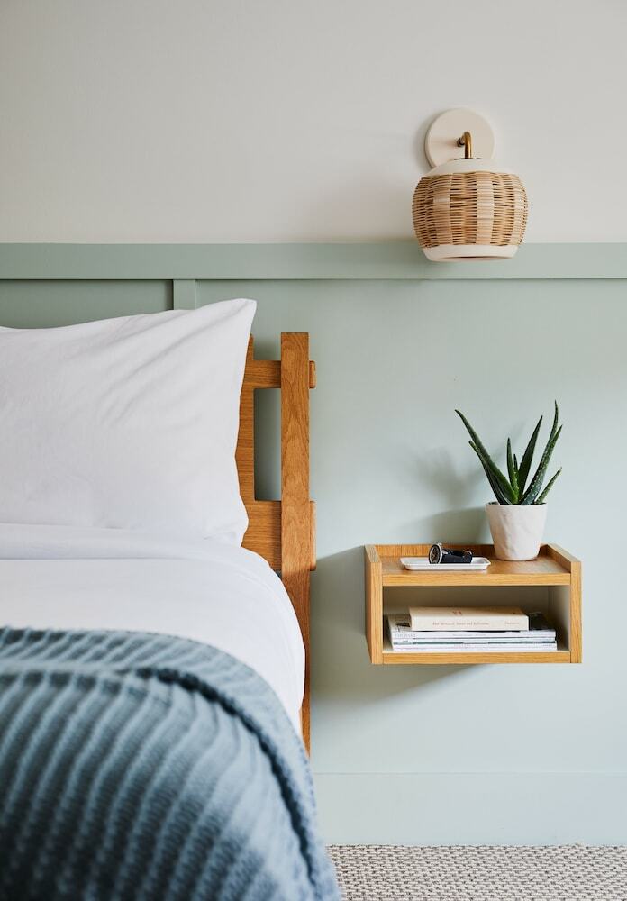 Wayfinder Hotel