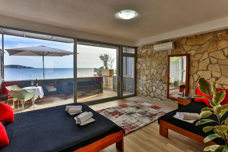 Aparthotel Apartments On The Coast