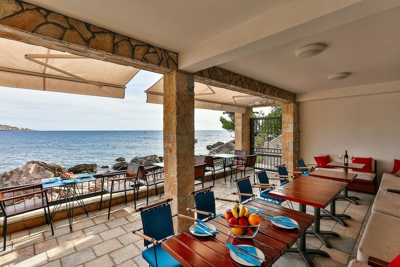 Aparthotel Apartments On The Coast