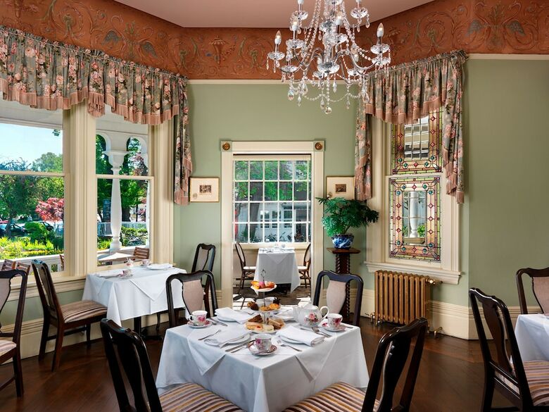 Huntingdon Manor Hotel