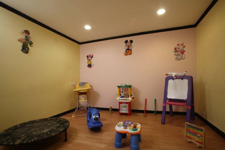 Hotel Shervani Hilltop Nainital