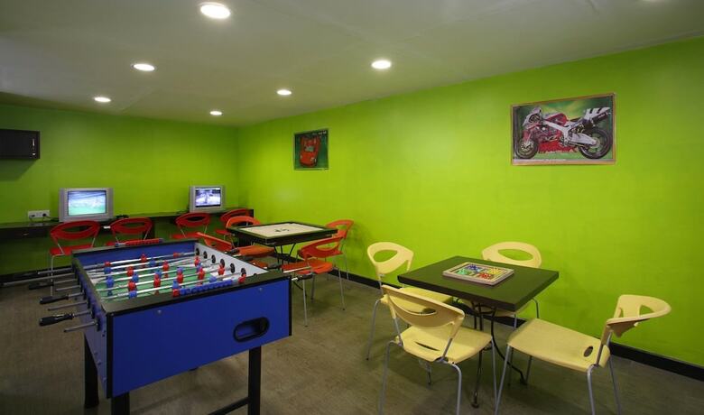 Hotel Shervani Hilltop Nainital