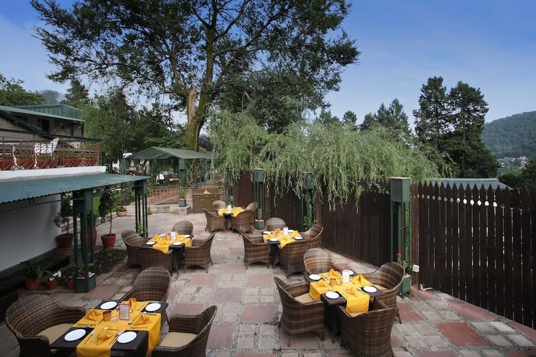 Hotel Shervani Hilltop Nainital