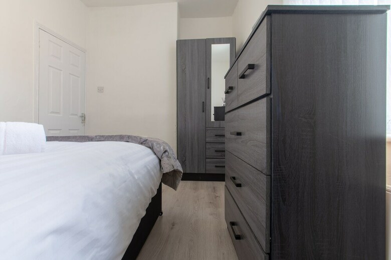 Lux Apartments 4 Bedroom House Molyneux