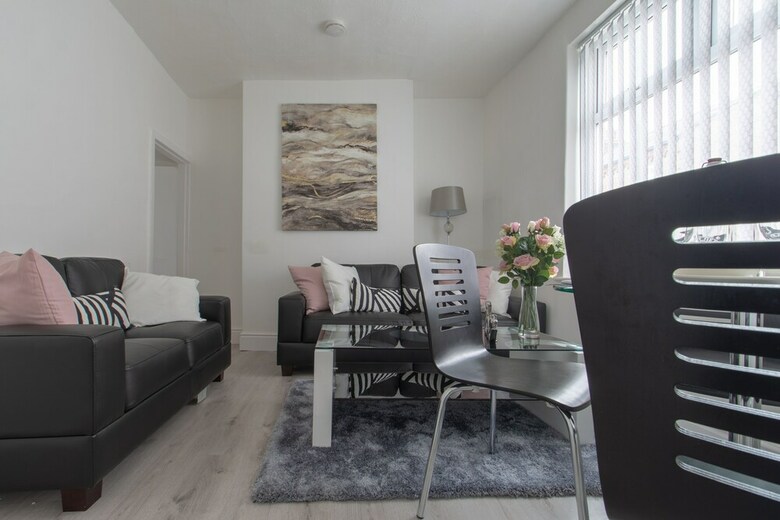 Lux Apartments 4 Bedroom House Molyneux