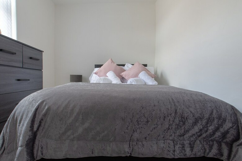 Lux Apartments 4 Bedroom House Molyneux