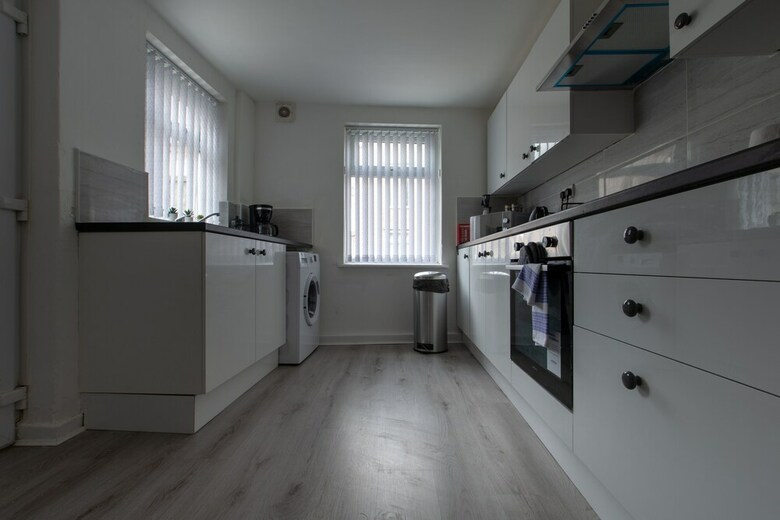 Lux Apartments 4 Bedroom House Molyneux