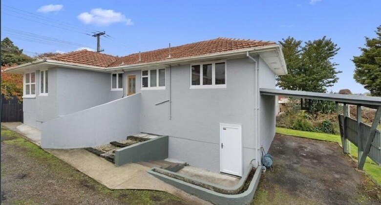 Family Home On Mahoe