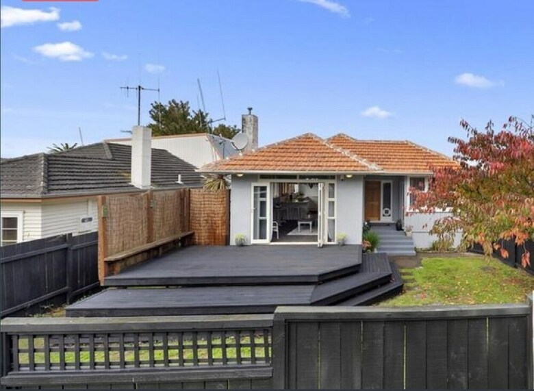 Family Home On Mahoe
