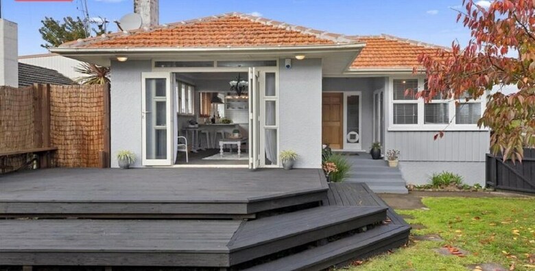 Family Home On Mahoe