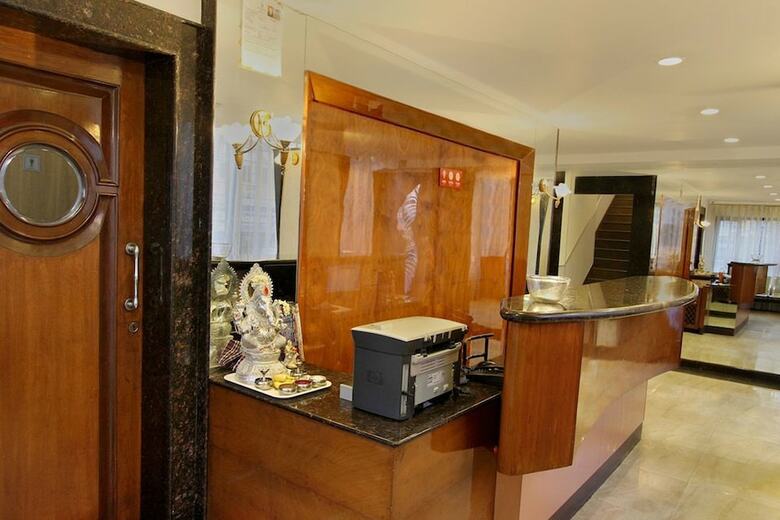 Hotel Cartier Biznotel