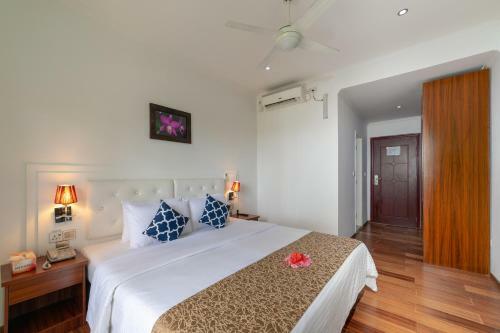 Hotel Crystal Sands Villa