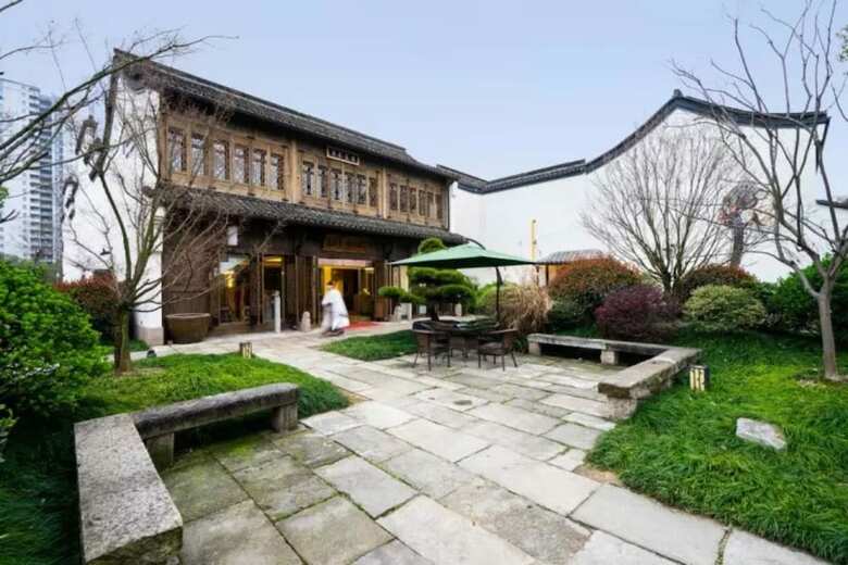 Floral Hotel Sheng Poman Courtyard