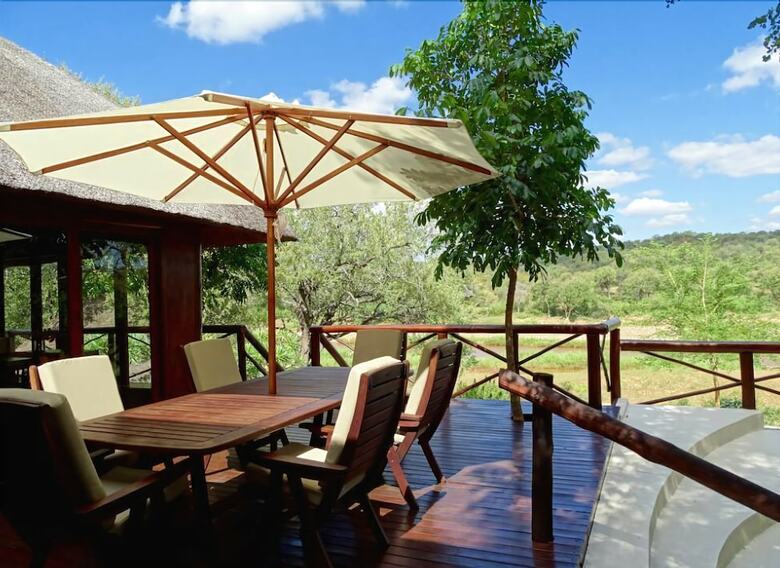 Posada Emhosheni River Lodge