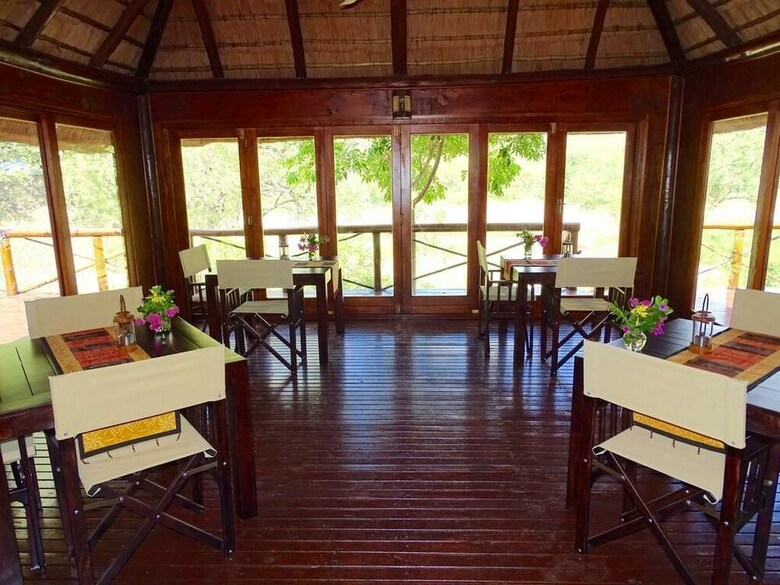 Posada Emhosheni River Lodge