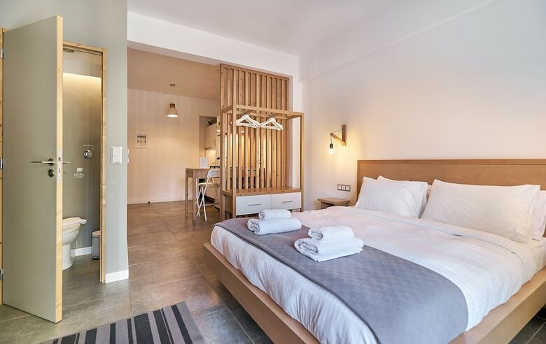 Hotel Nakoshomes Luxury Studio Apartment