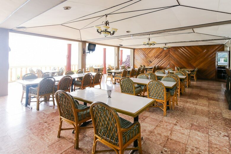 Hotel Airy Sipora Pora 4 Parapat