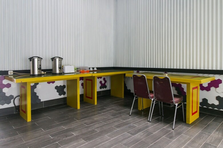 Hotel Airy Panam Hr Soebrantas Km 8.5 Pekanbaru