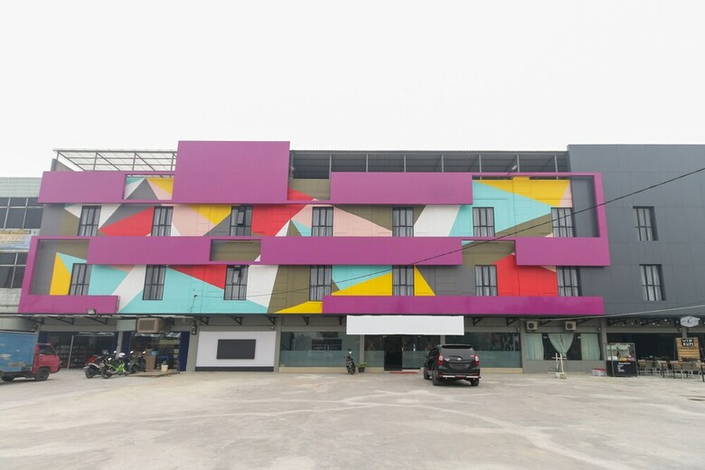 Hotel Airy Panam Hr Soebrantas Km 8.5 Pekanbaru