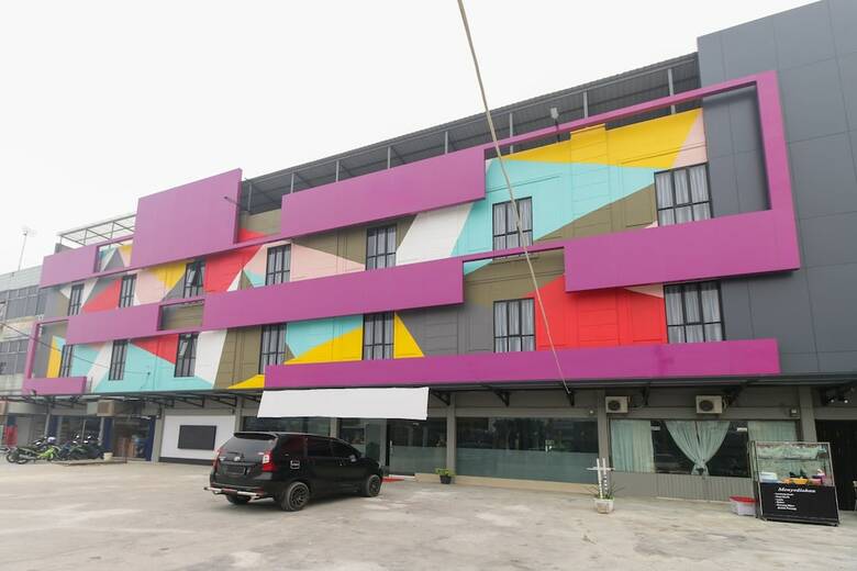 Hotel Airy Panam Hr Soebrantas Km 8.5 Pekanbaru
