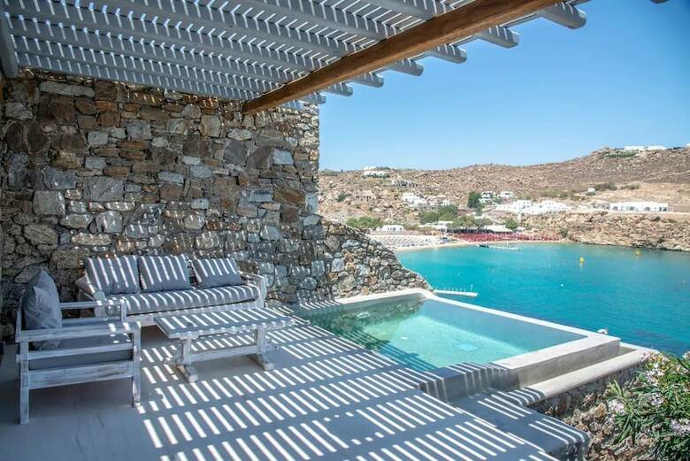 Hotel Etesians Luxury Suites