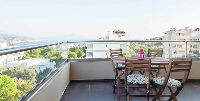 Stylish 2 Bedroom Apartment Spectacular Sea View