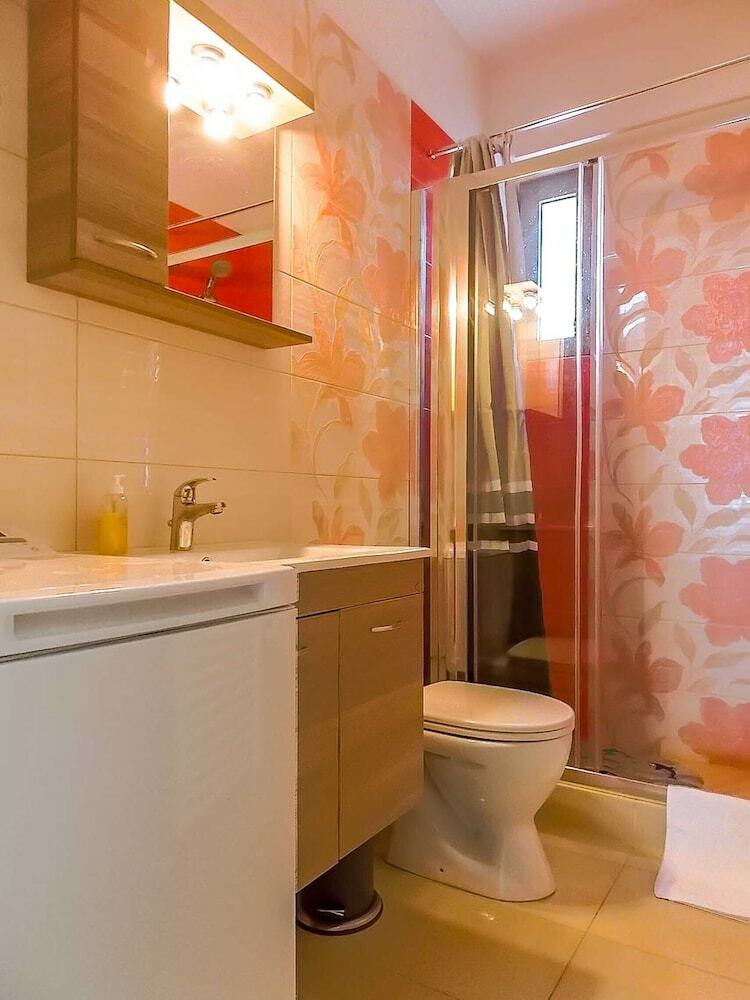 Stylish 2 Bedroom Apartment Spectacular Sea View