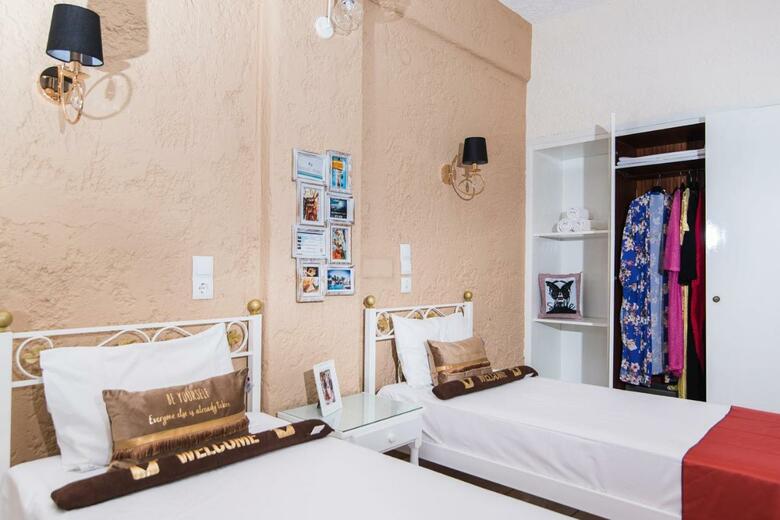 Hotel Oasis Studios