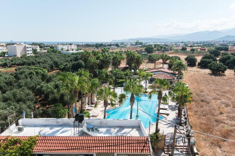 Hotel Oasis Studios