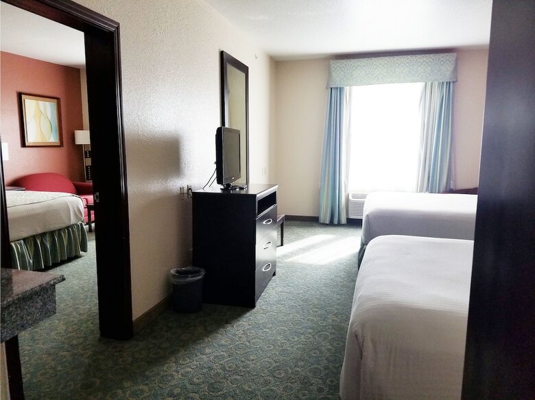 Hotel Ramada By Wyndham South Waco