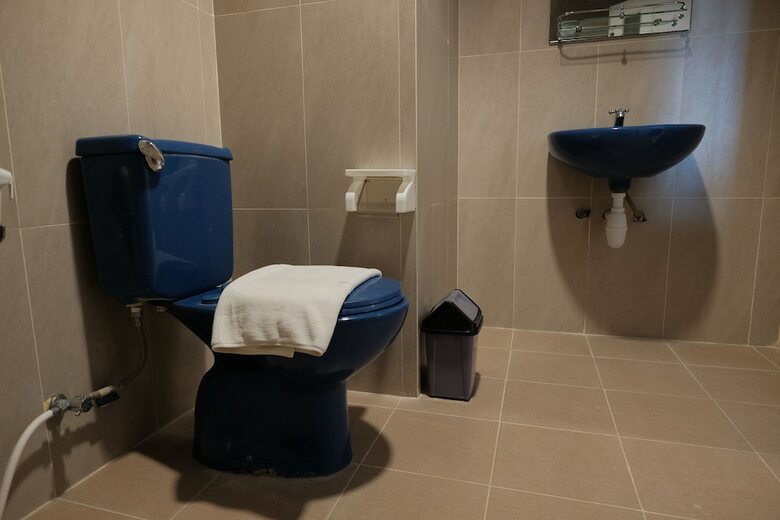 Hotel Reddoorz Plus Near Ferry Terminal Batam Center