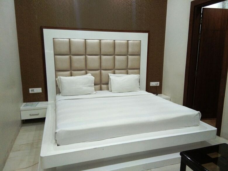 Hotel R P