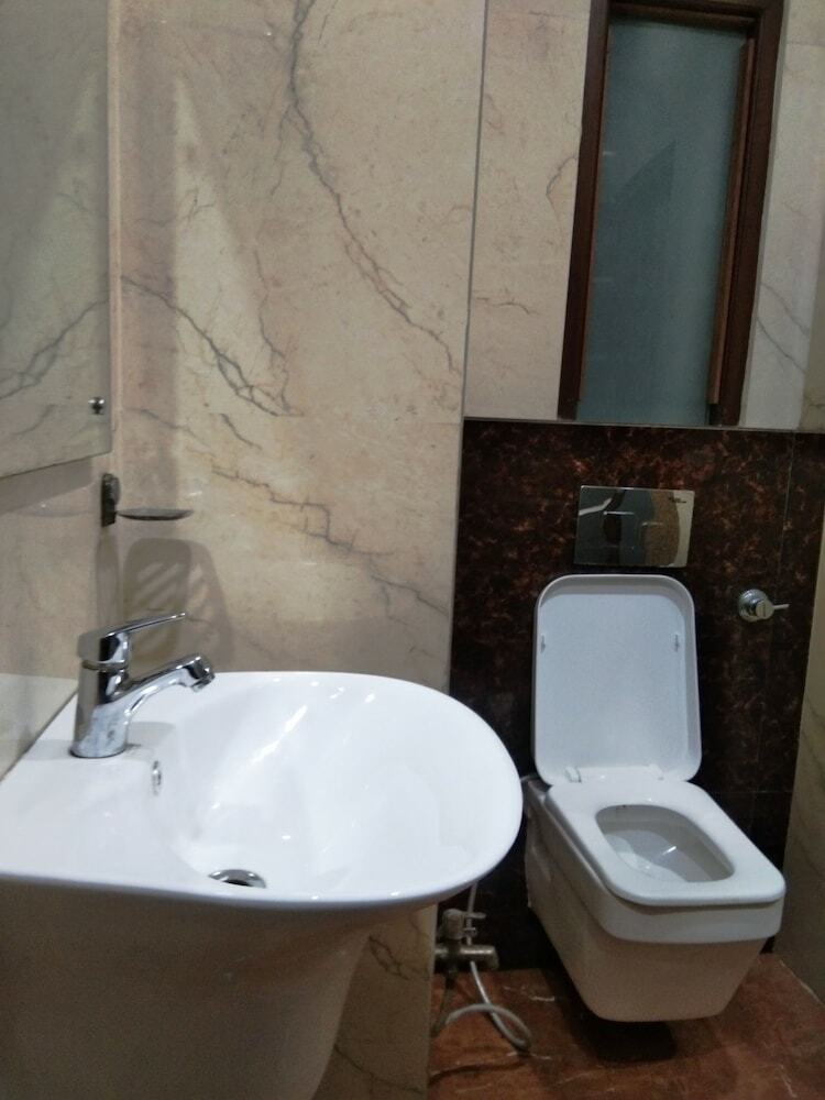 Hotel R P