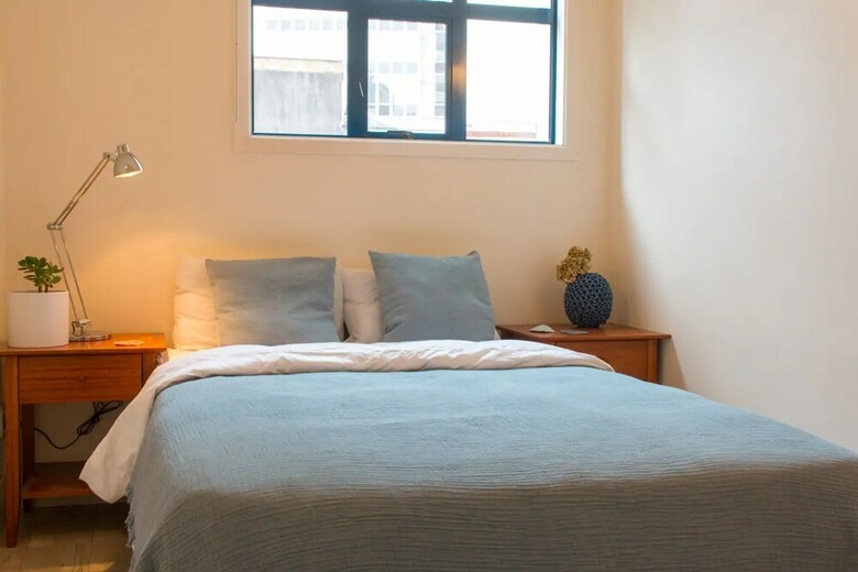 2 Bedroom Penthouse Apartment With Harbour Views