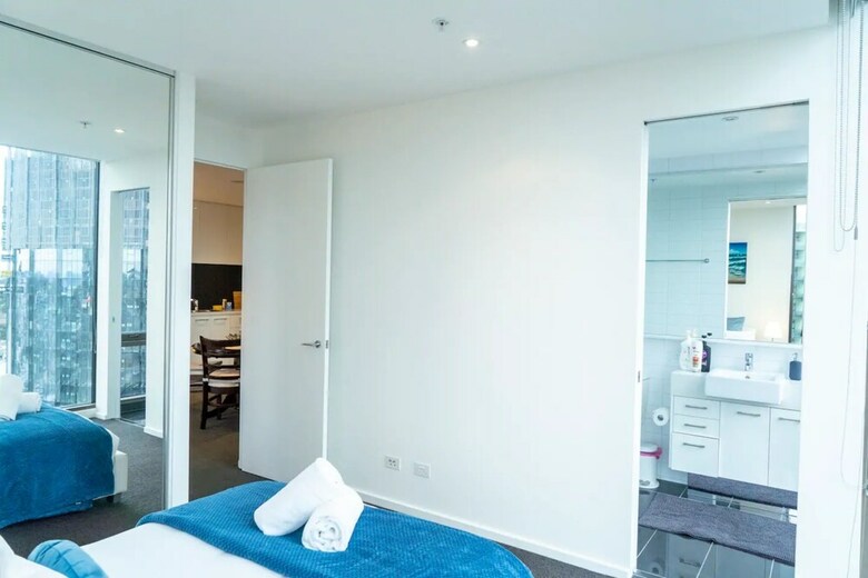 2 Bedroom Apartment With City Views