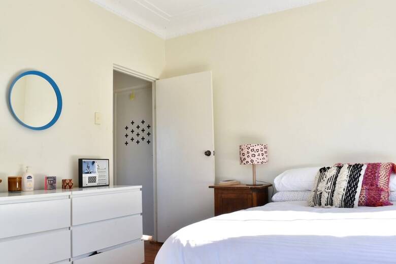 Bright Artist Apartment In Maroubra