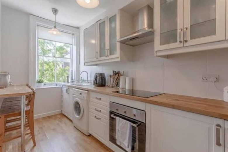 Elegant 2 Bedroom Earls Court Apartment